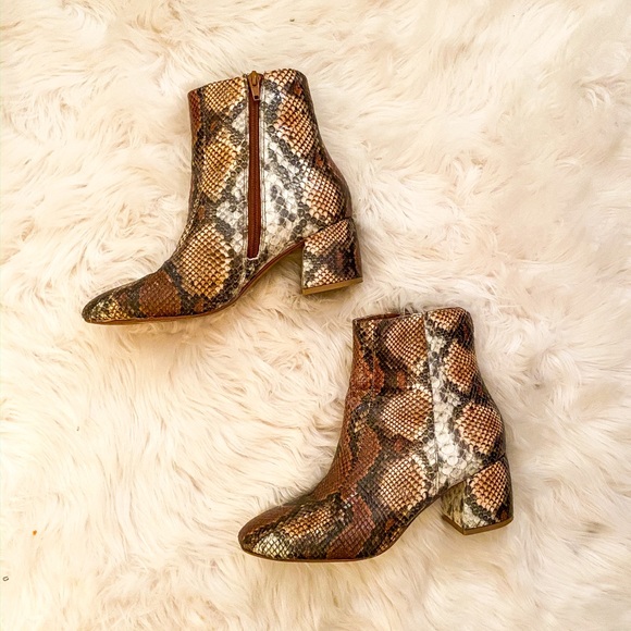chinese laundry snakeskin boots